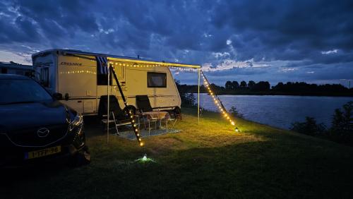 Zeer luxe Elddis crusador hurricane 2004 met lichte hagelschade