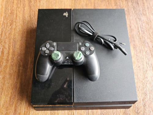 PS4 - 1TB - 1 Controller