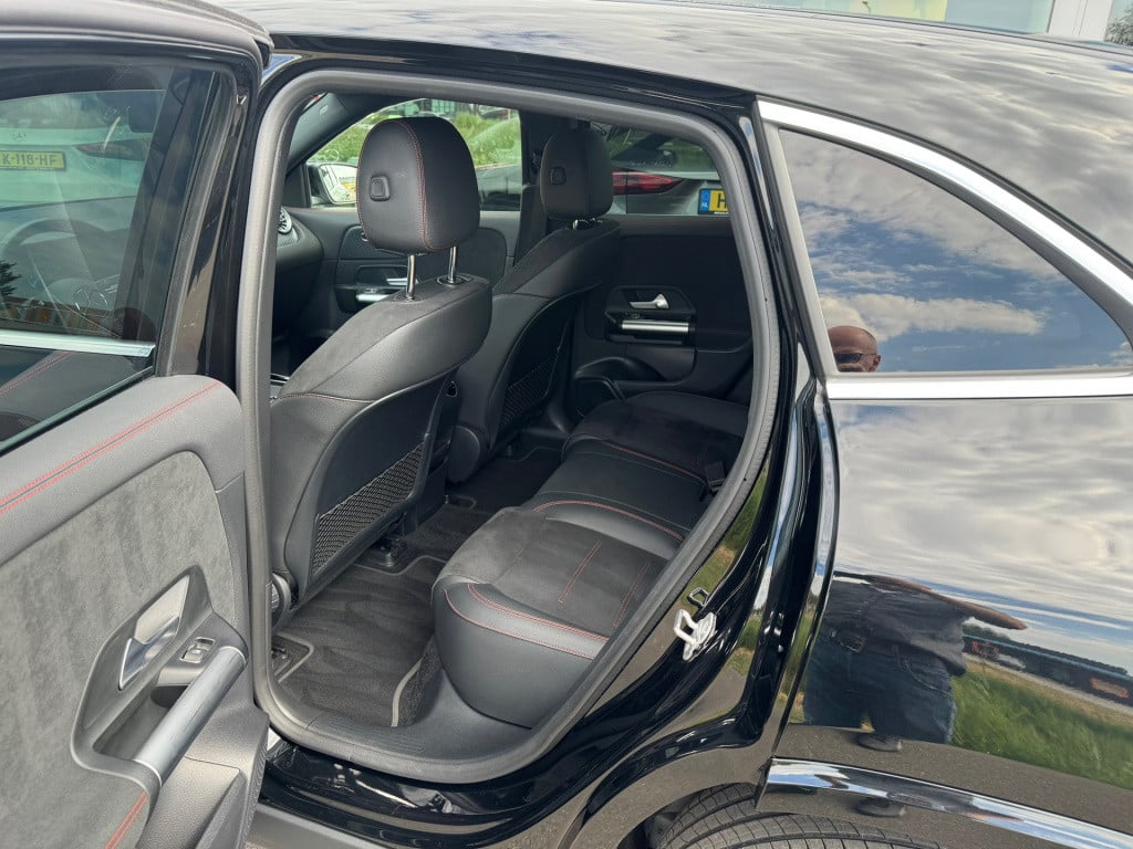 Mercedes-Benz Eqa 250+ amg line 71 kwh advanced automaat ,apple-carplay