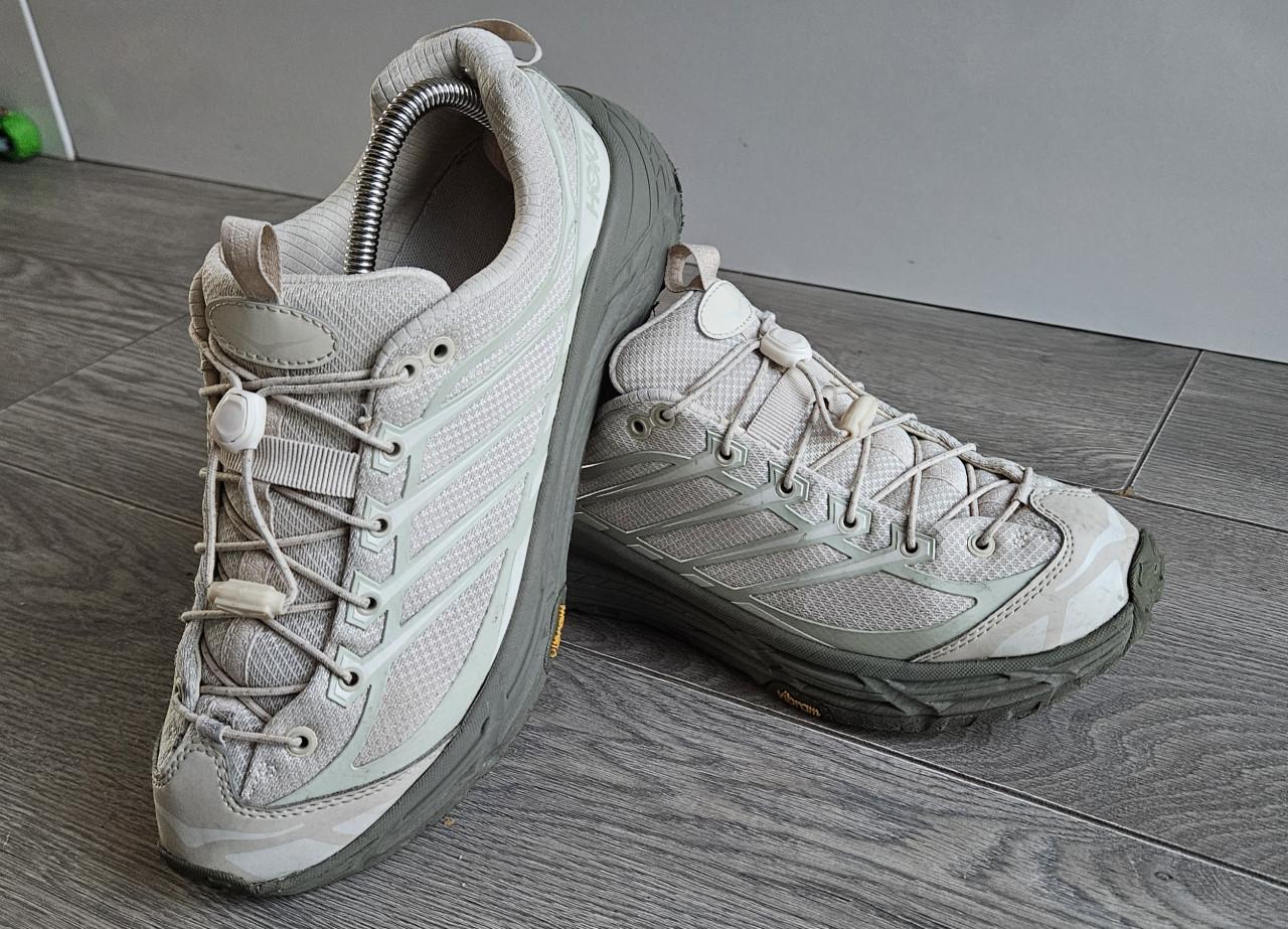 HOKA Mafate Three2 Beige Wandelschoenen Maat 42
