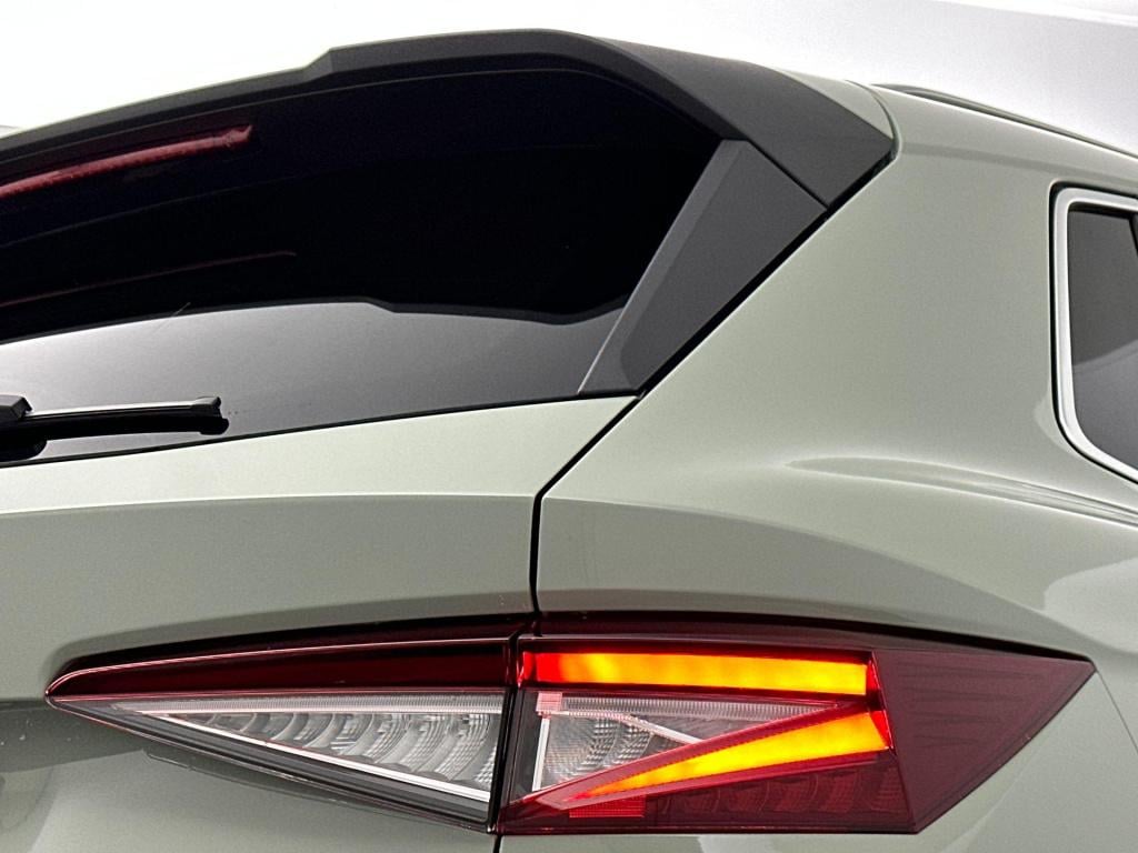 Skoda Elroq business edition tour elektromotor 210 kw / 286 pk