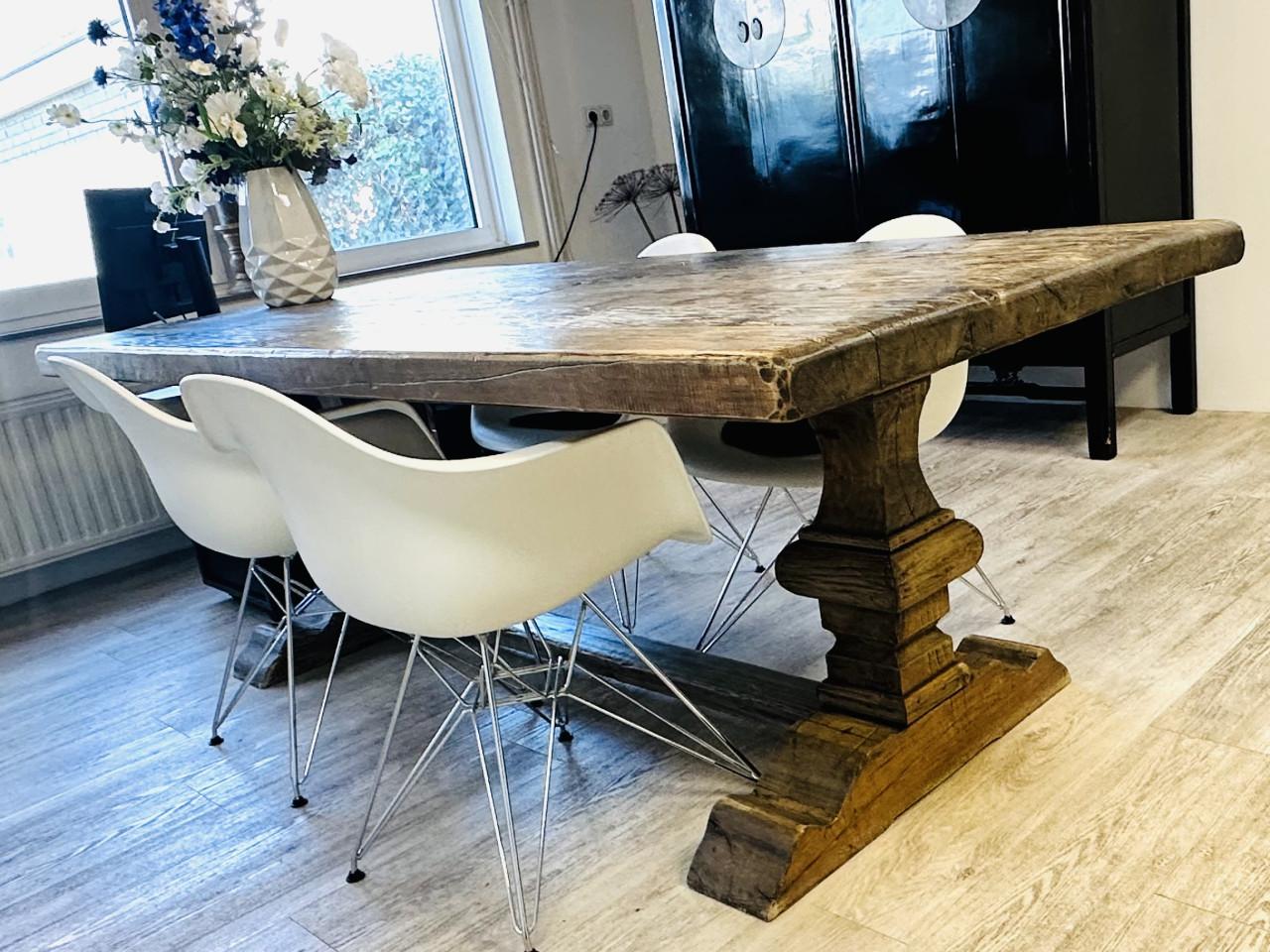 Massief houten kloostertafel