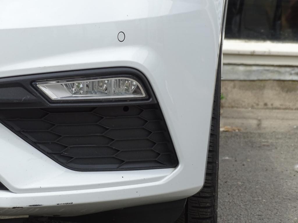 Seat Leon st 1.5 tsi fr business intense automaat | full led | pano | apple