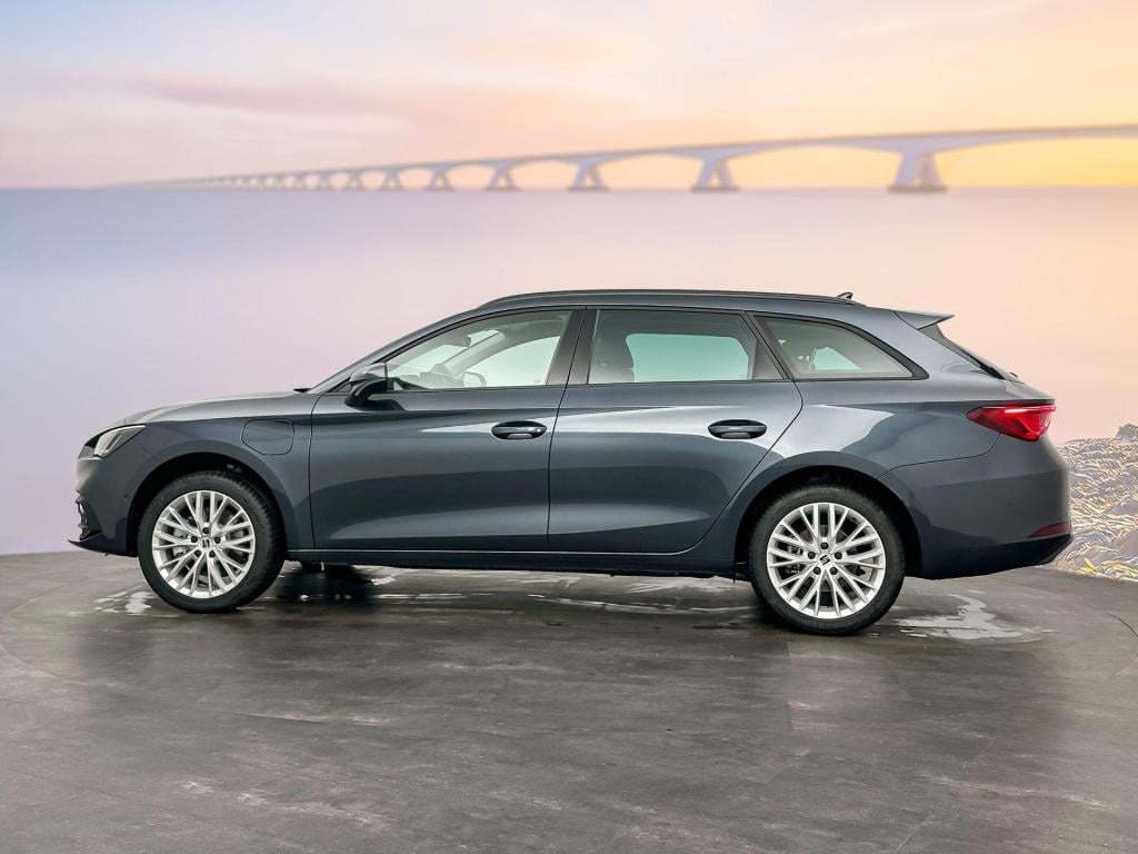 Seat Leon style business intense 1.5 tsi ehybrid 150 kw / 20