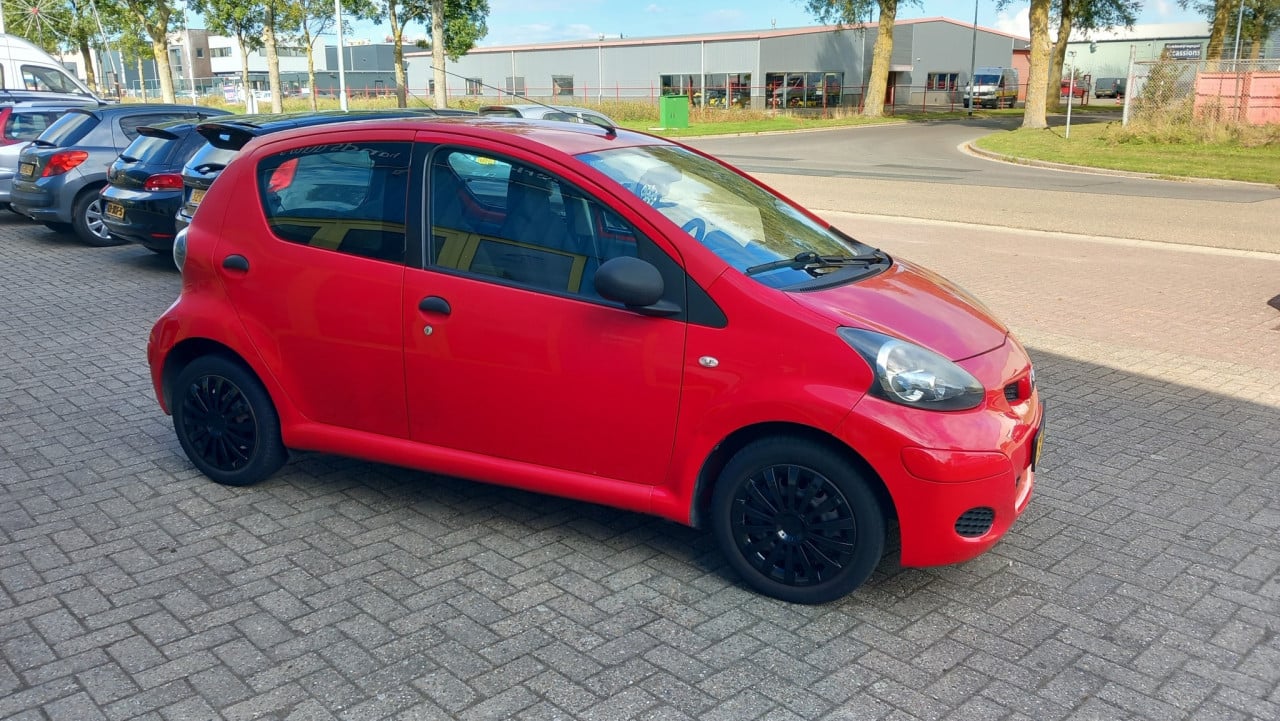Toyota Aygo  1.0 12v Access 5deurs bj:2010 airco apk 9-2026 !!!
