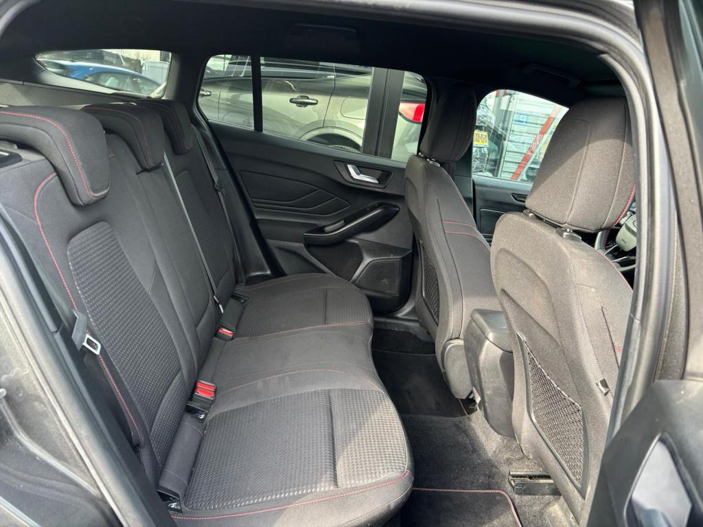 Ford Focus 1.0 ecoboost hybrid 125pk st-line, trekhaak, winterpakket