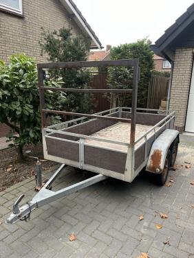 Te koop aanhanger tot 750 kg gereserveerd