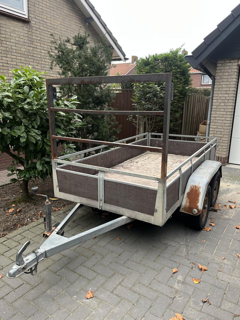 Te koop aanhanger tot 750 kg gereserveerd