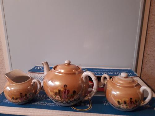 Japans blauw-bruin servies