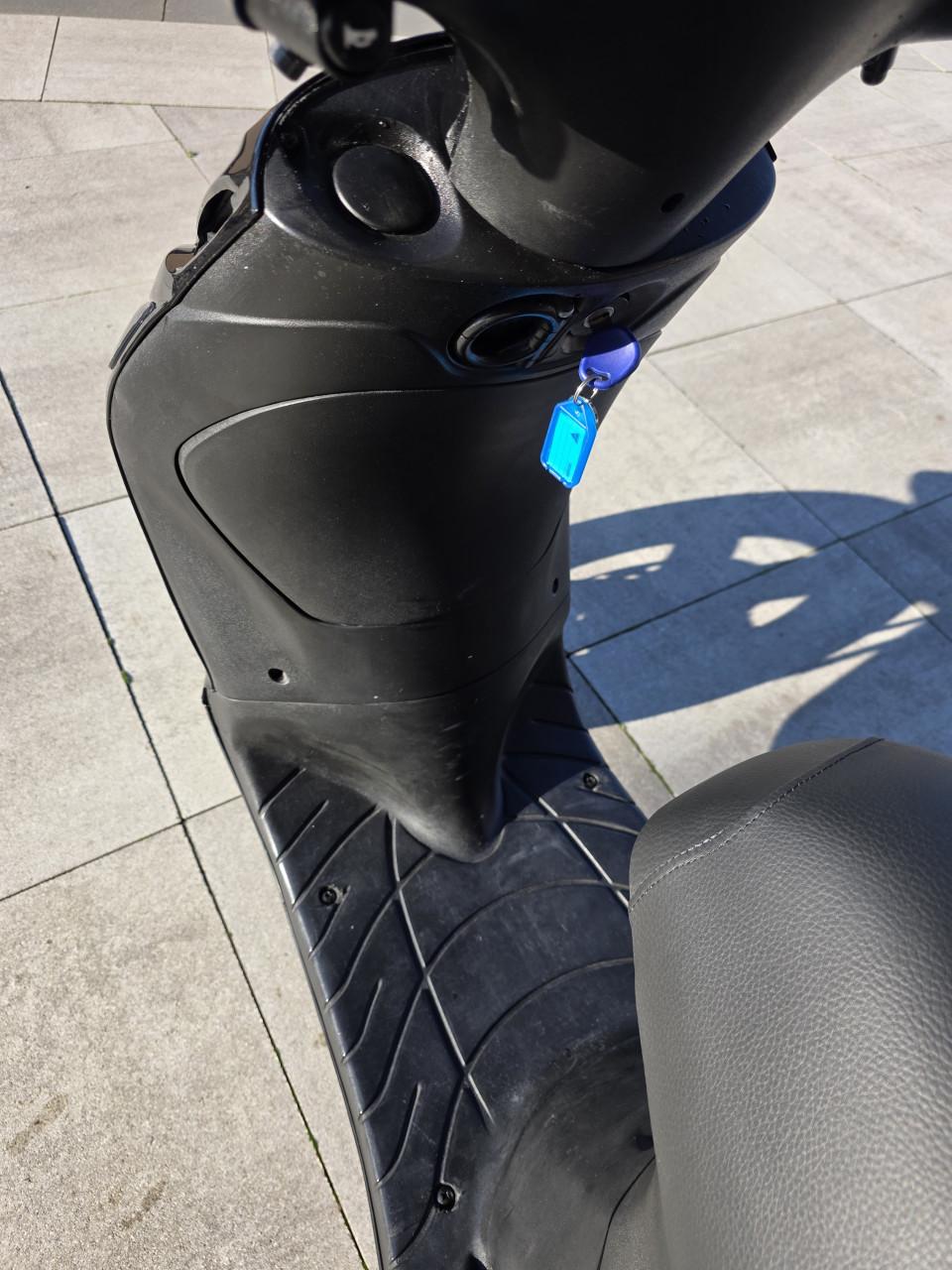 PIAGGIO ZIP | 2012 | 4T | 80CC | 9342 KM |  NETTE STAAT!