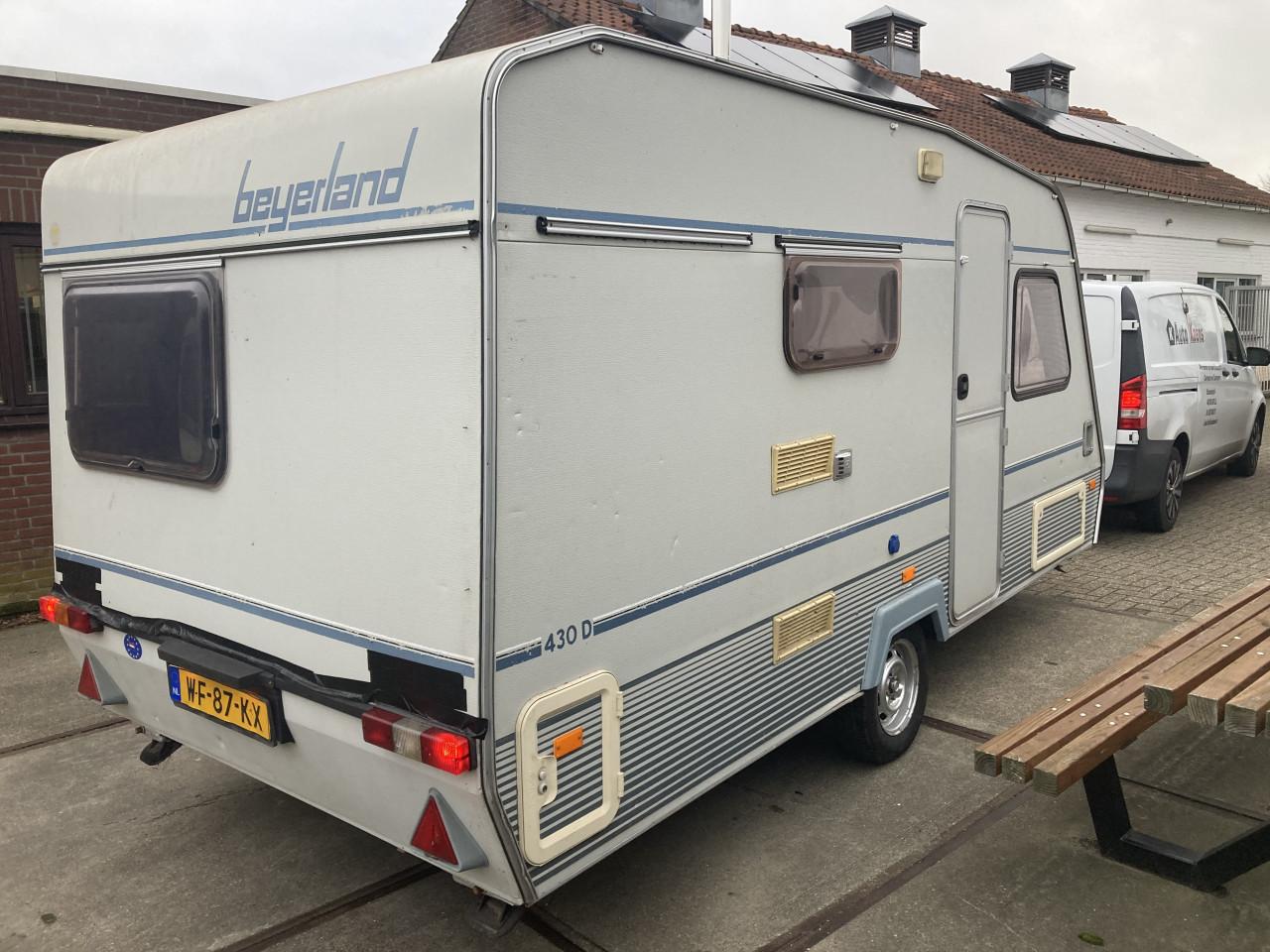 Beyerland uit 1990  NL kenteken  | Zwarte Cross | Keet |