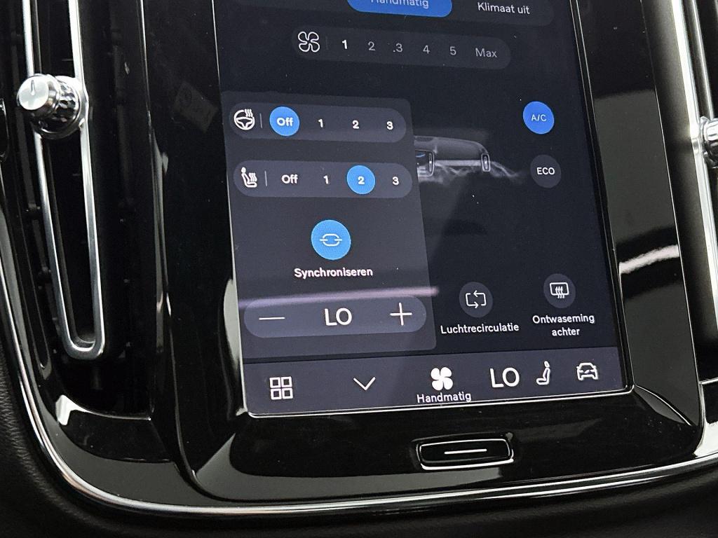 Volvo XC40 recharge p8 awd r-design | panoramadak | trekhaak | harman kardo