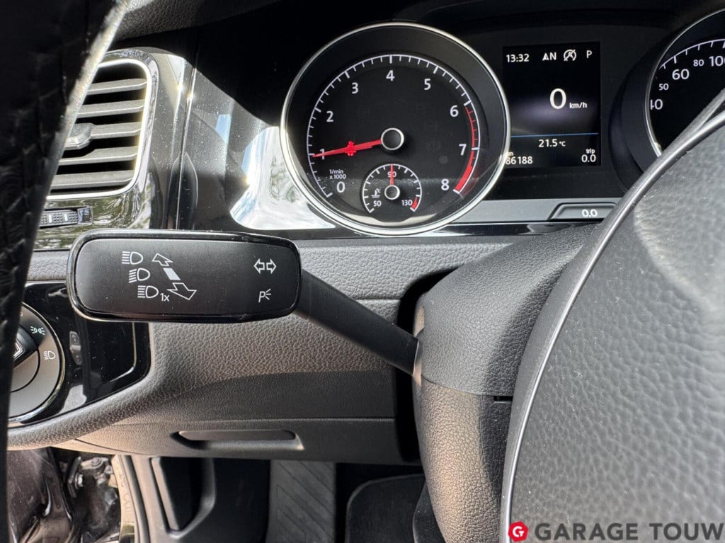Volkswagen Golf 1.5 tsi highline business r dsg 150pk