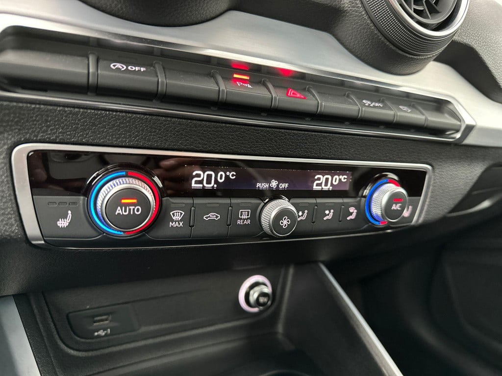 Audi Q2 35 tfsi cod automaat virtual pdc
