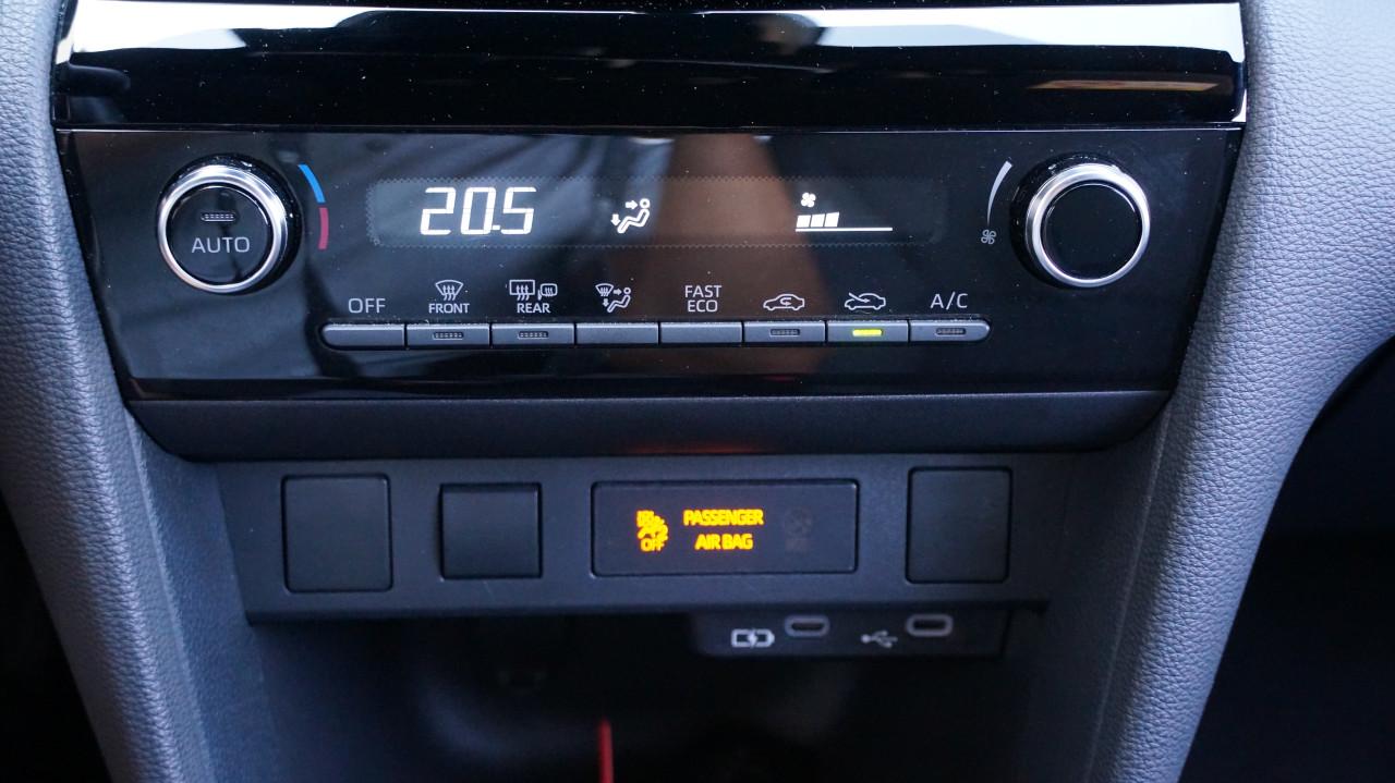 Toyota Yaris Cross 1.5 Hybrid 115 Dynamic rijklaar incl garantie