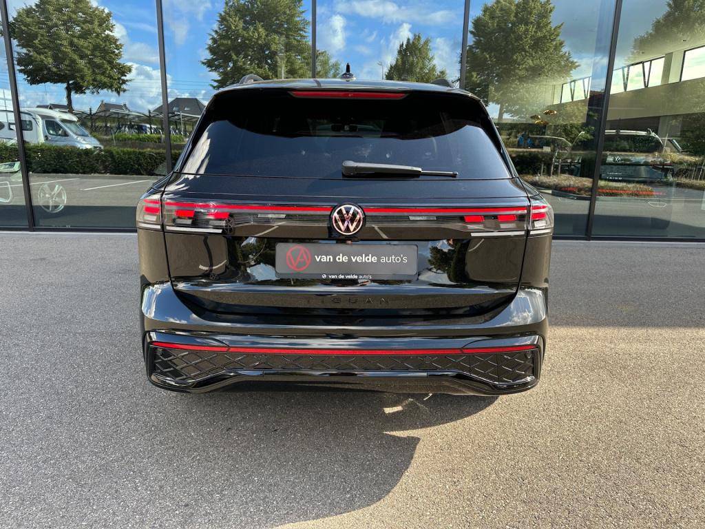 Volkswagen Tiguan 1.5 ehybrid r-line | black line | 360 camera | trekhaak |