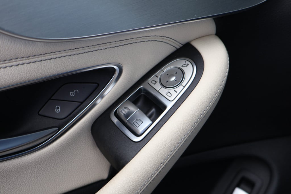Mercedes-Benz C-Klasse coupé 200 ambition l panoramadak l beige leder inter