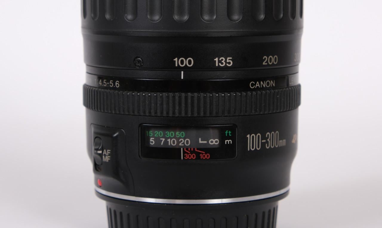 Canon EF 100-300mm F4.5-5.6 USM telezoomlens