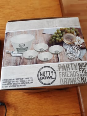 Notenwarmer NUTTY BOWL nieuw in de verpakking