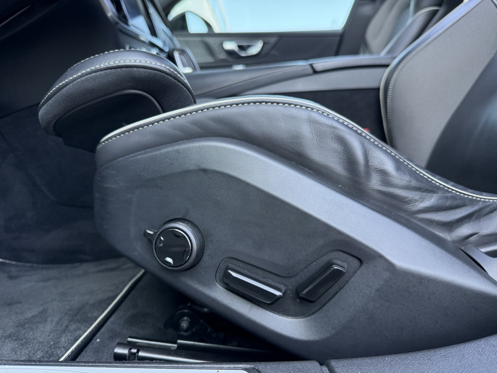 Volvo V60 t6 340pk recharge r-design| panodak| adap.cruise| h&ksound| came