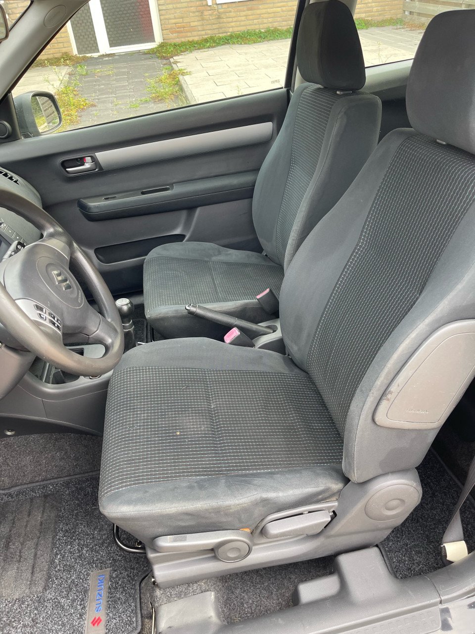 Suzuki swift 1.3 exclusive