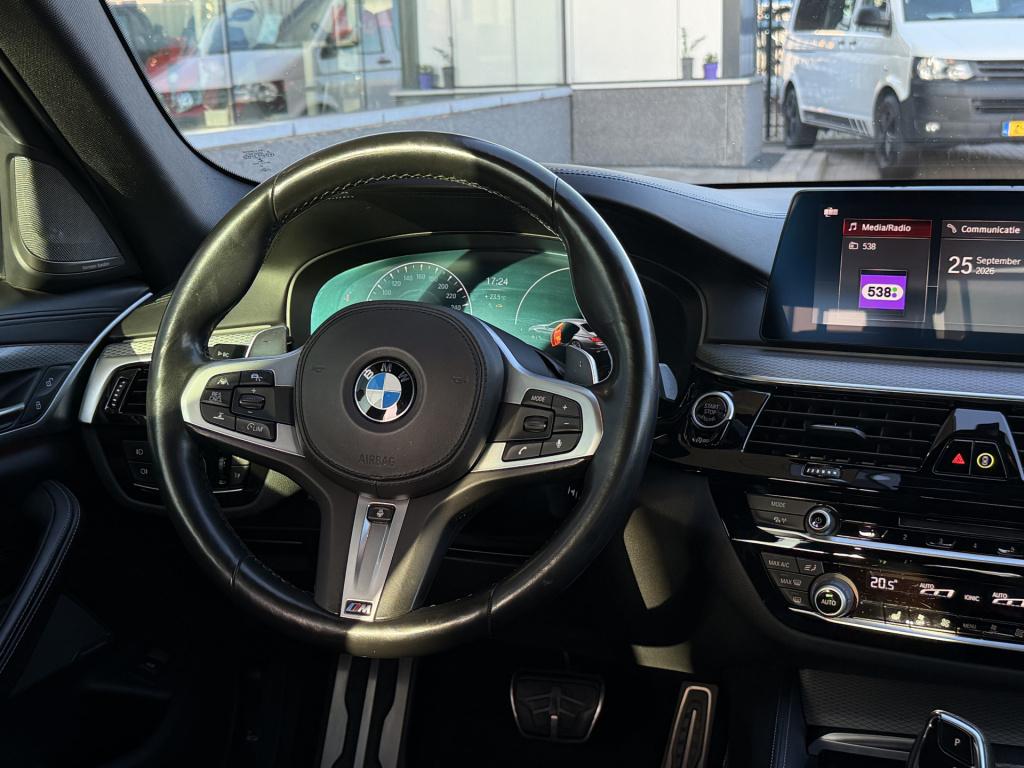 BMW 5 Serie 540i xdrive m-sport | harman kardon | acc |schuif/kanteldak | m