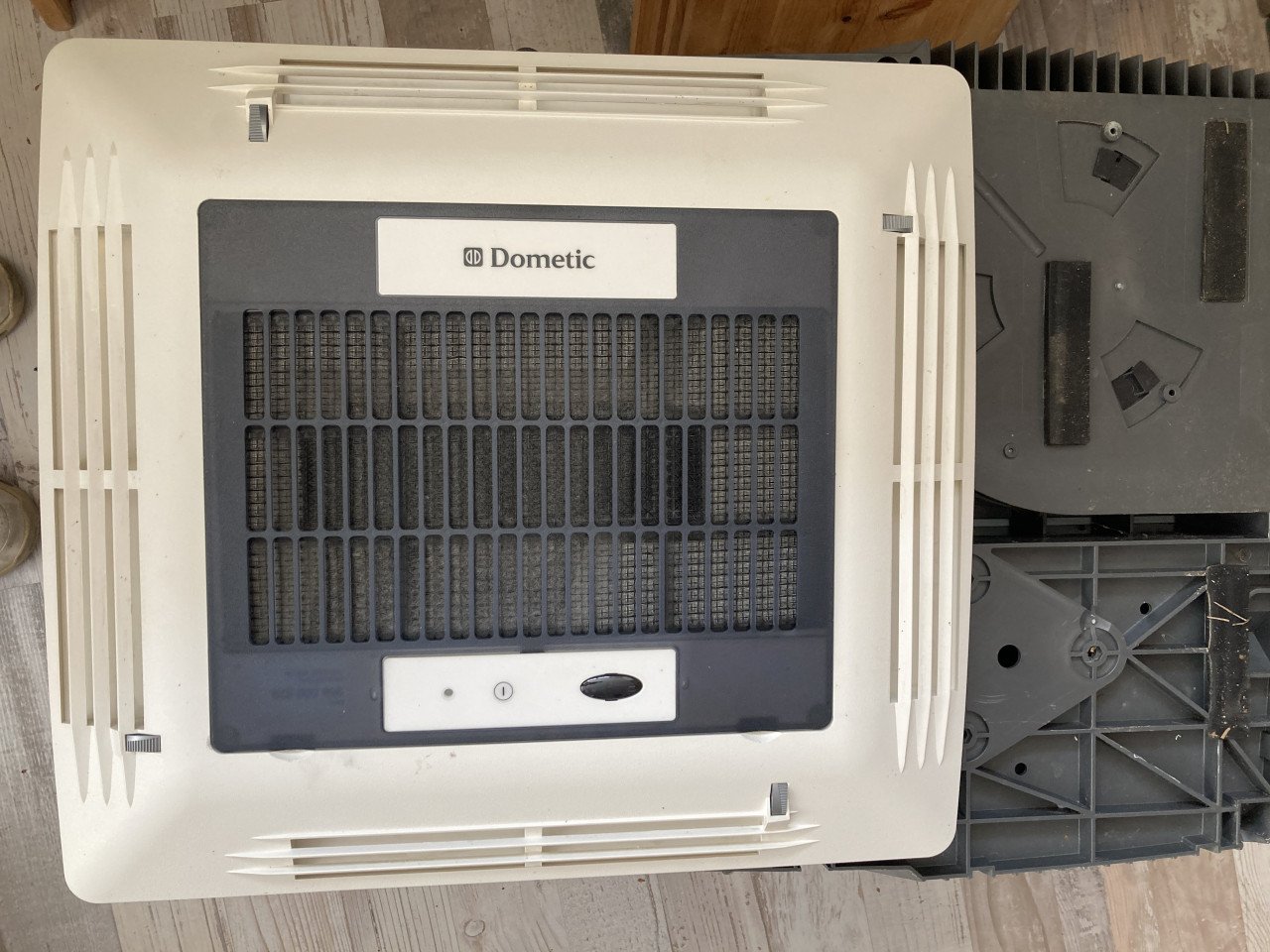 Dometic FreshJet 2200 Dak airco