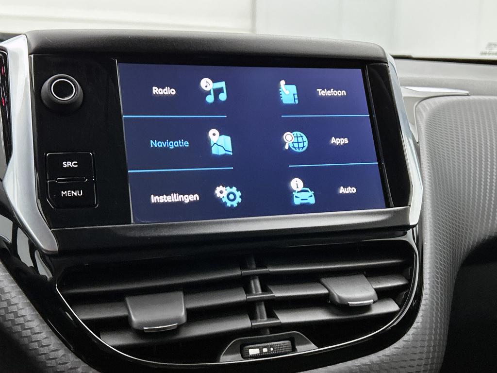Peugeot 208 110pk tech edition | rijklaar | trekhaak | camera achter | navi