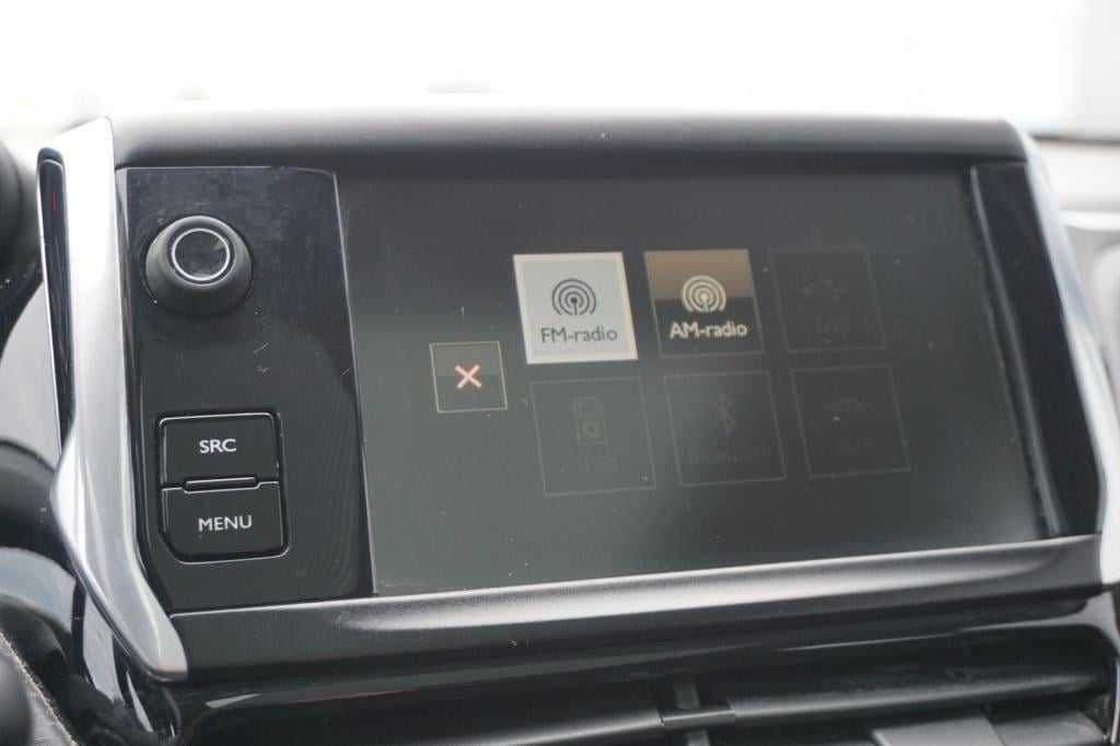 Peugeot 2008 1.2 puretech active airco / navi / cruise / pano / carplay / p