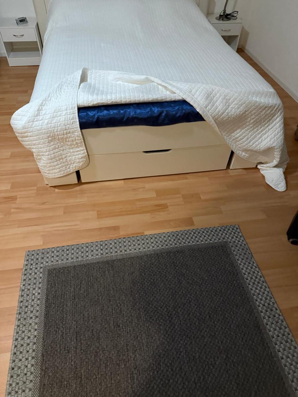 Bed 140X200 compleet met matras en beddengoed