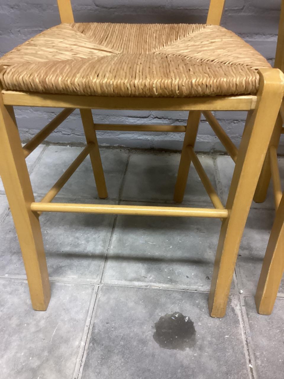 Stoelen met rieten zitting