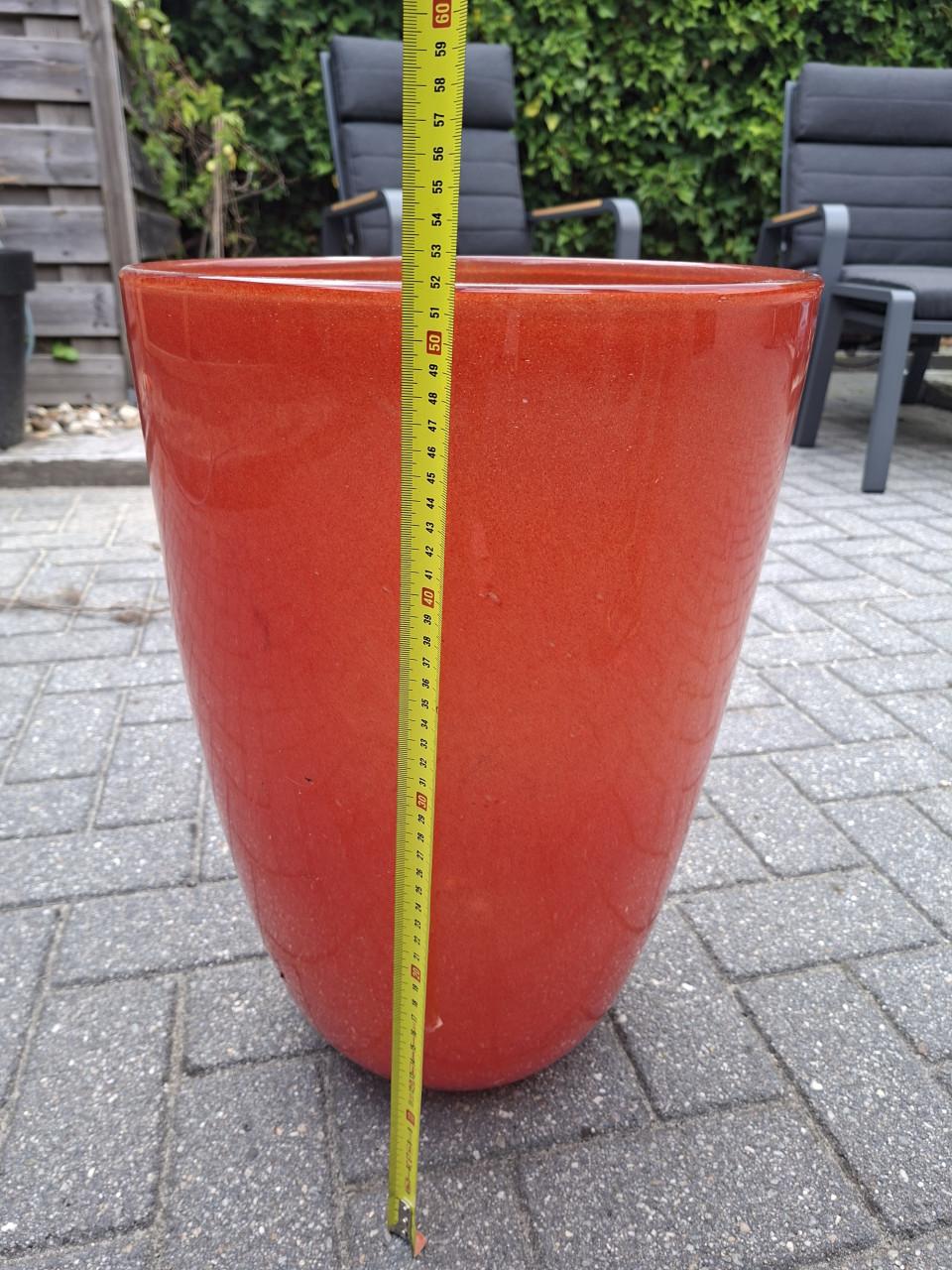 Decoratieve grote vaas rood glas  53 x 35 cm