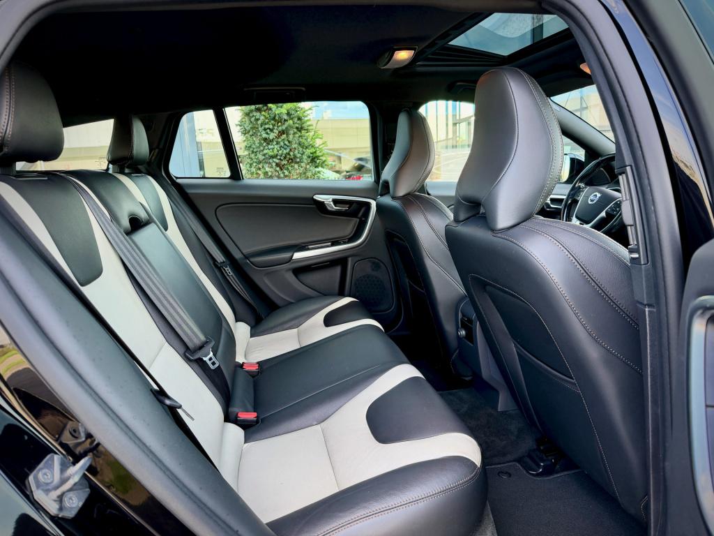 Volvo V60 cross country 2.0 t5 summum leder ecc dak