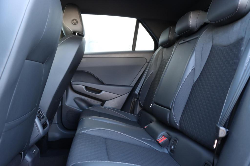 Volkswagen T-roc 1.5 etsi r-line first edition 150pk dsg7