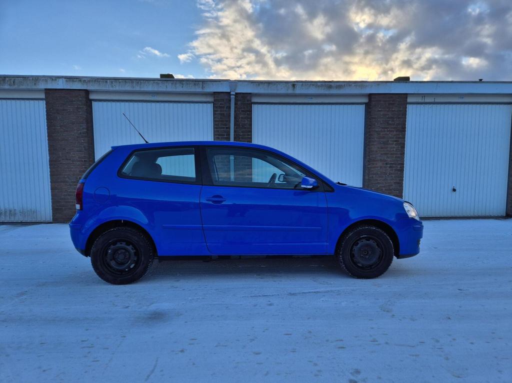 Volkswagen Polo 1.2 optive / origineel nl / airco / bluetooth