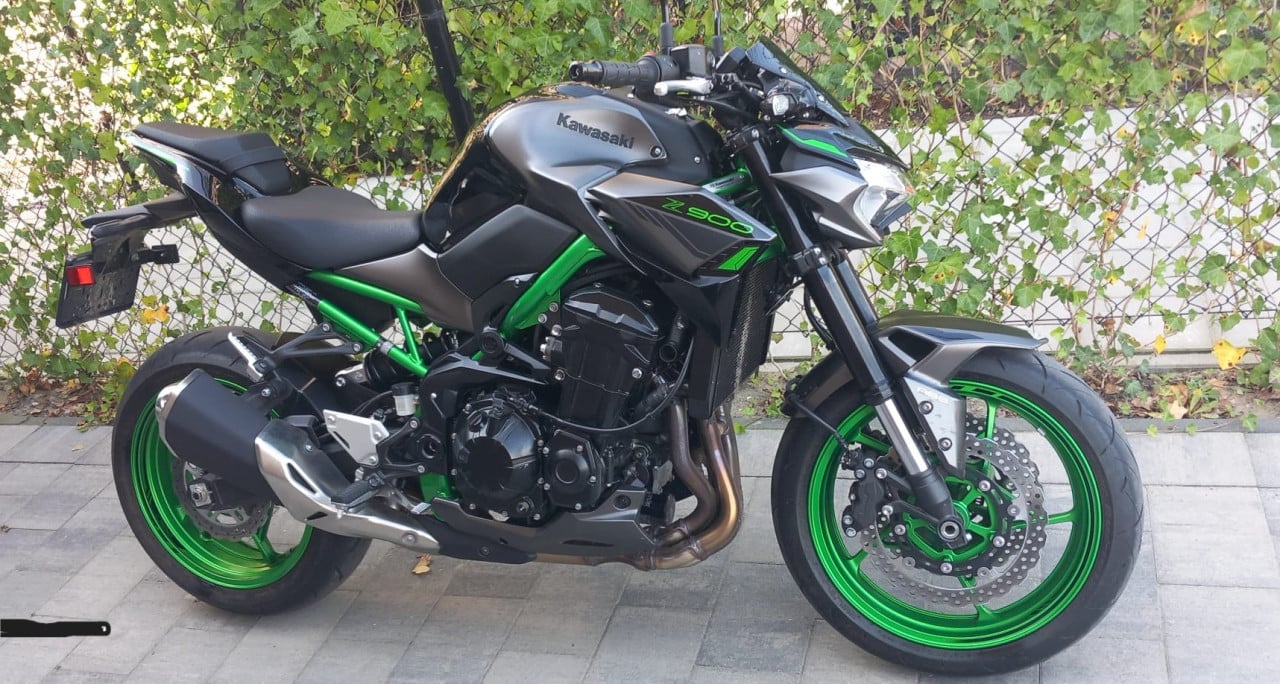 Kawasaki Z900 ABS  bj mei 2023 km stand is nu 2650km  prijs 9999,-