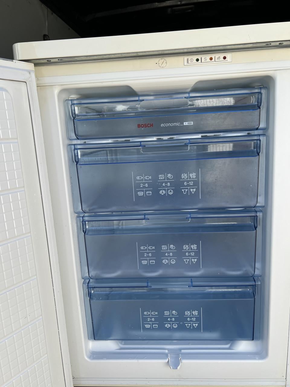 Bosch Vrieskast /vriezer 85x60 cm. 120 liter klasse A+