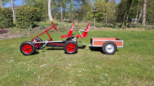 Skelter met aanhanger