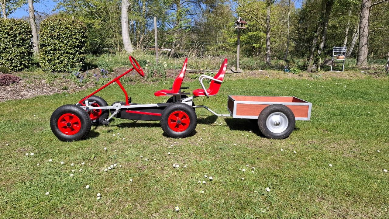 Skelter met aanhanger