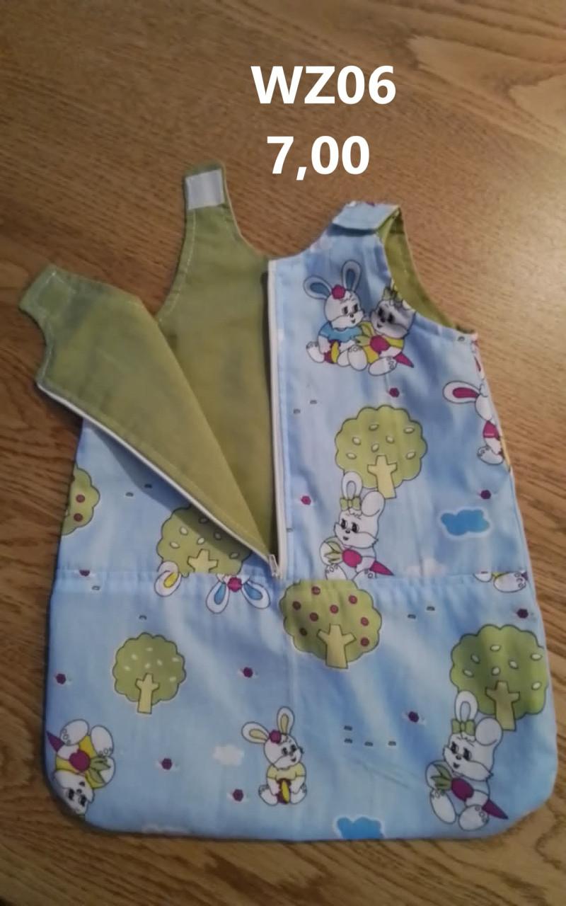 Poppenkleertjes baby born. Slaapzak. Opbrengst KiKa.