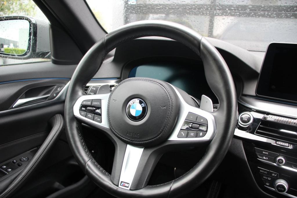 BMW 5 Serie touring 530e m-sport - 292 pk - berninagrau - trekhaak - applec