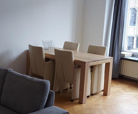 Eetkamertafel