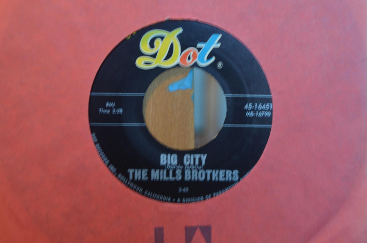 Diverse singles 'The Mills Brothers'