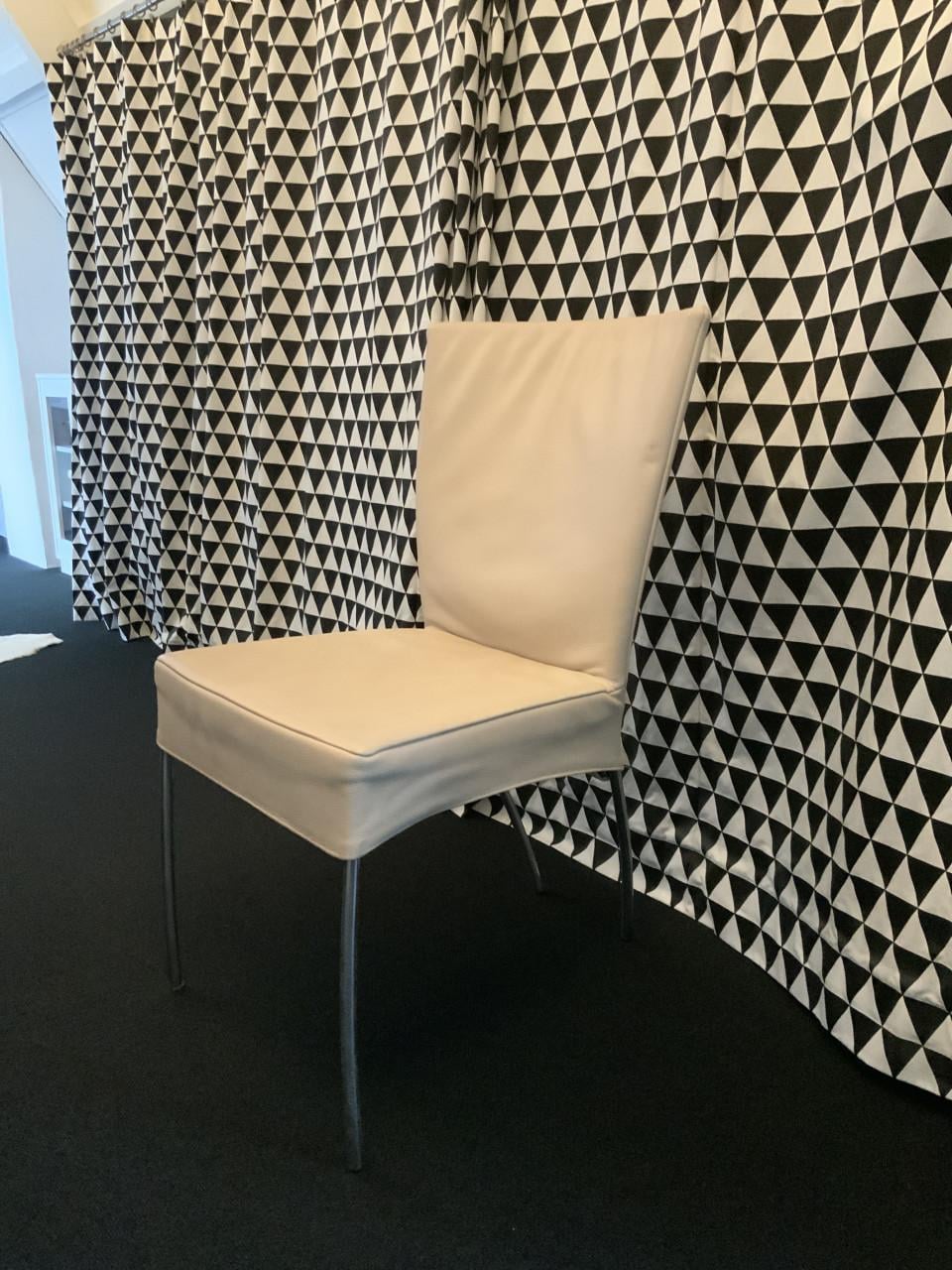 Montis Spica leren eetkamerstoelen