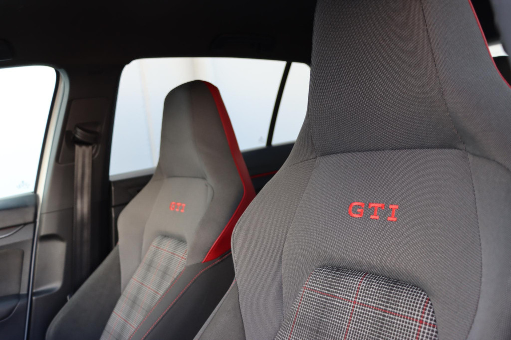 Volkswagen Golf 2.0 tsi 245pk dsg7