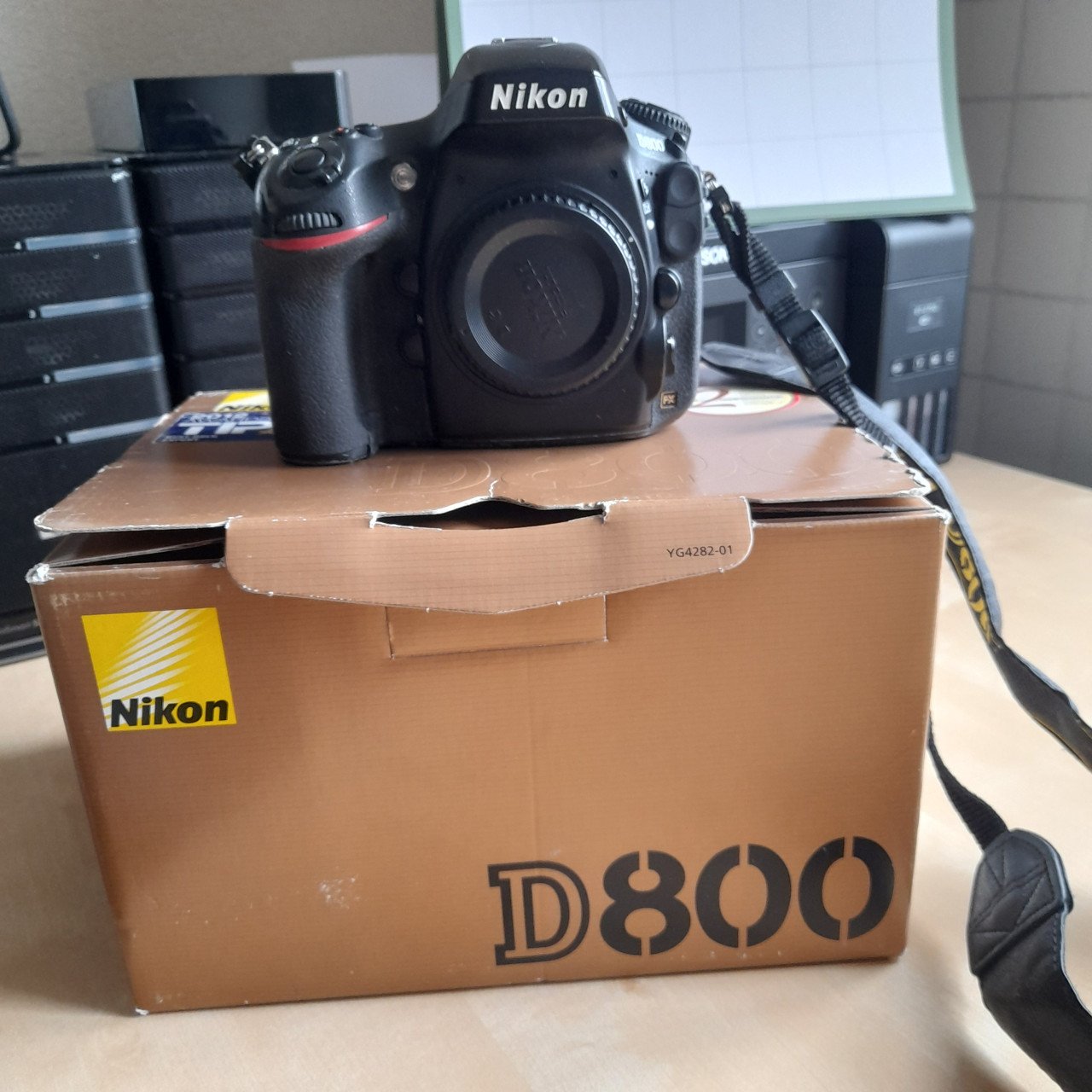 Nikon D800 (26600 clicks)