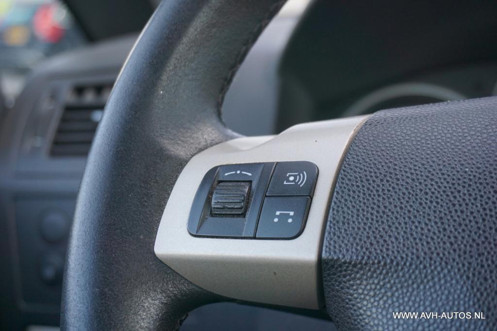 Opel Zafira 1.6 business, 7-persoons, nw-apk