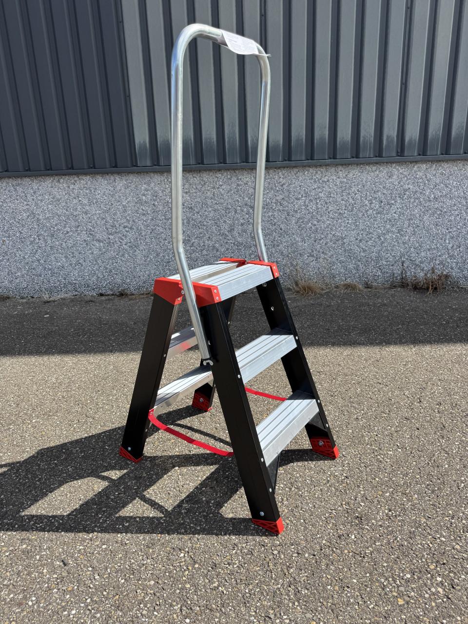 Trap 6 treden dubbel oploopbaar met steunbeugel NIEUW