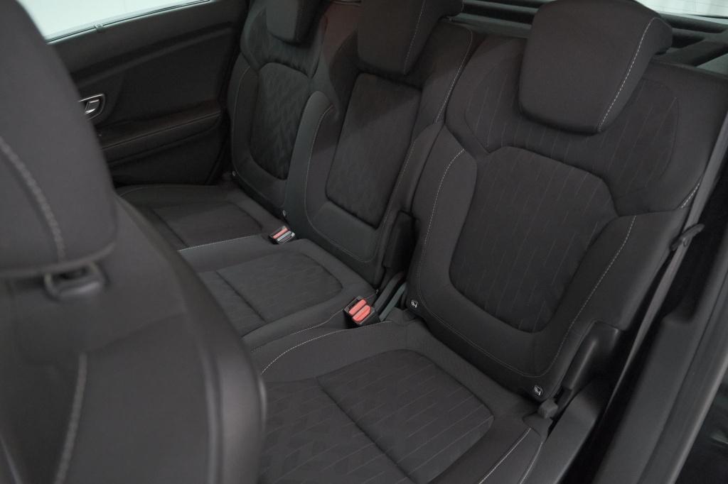 Renault Scenic tce 140 edc limited | camera | stoelverwarming | navigatie |