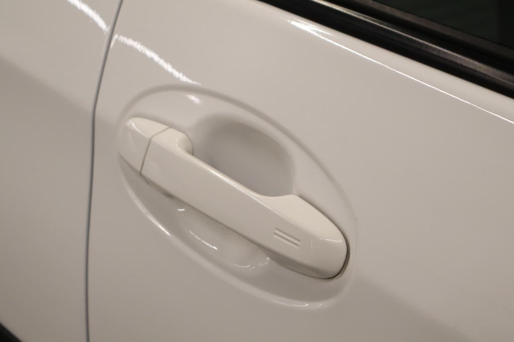 Toyota Yaris 1.5 hybrid dynamic| camera| cruise| climate